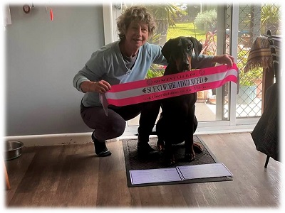 Elvis with Jo and his ribbon