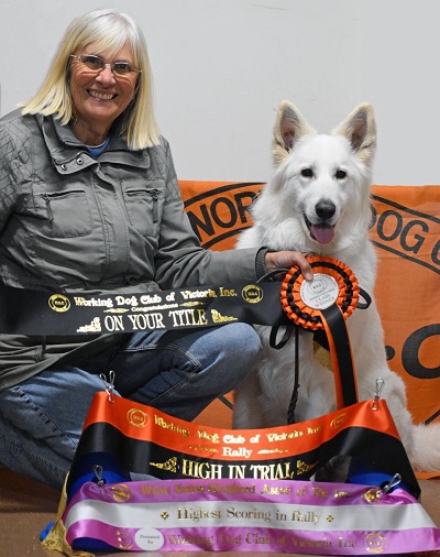 Holly and Pat with ribbons